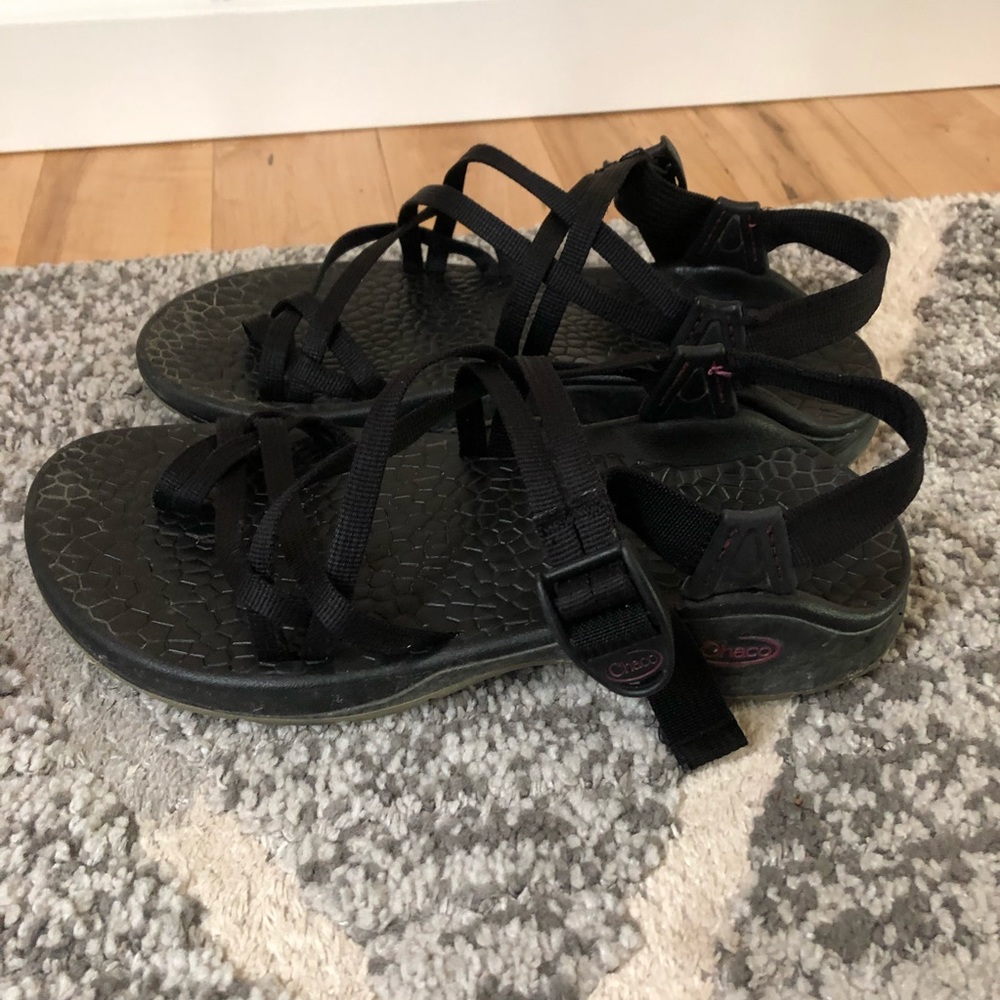 Chacos WOMENS Black and Pink size 9